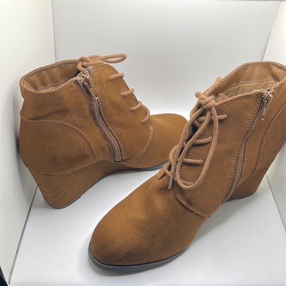 American Rag Cie Woman’s Wedge Bootie - Picture 2 of 6